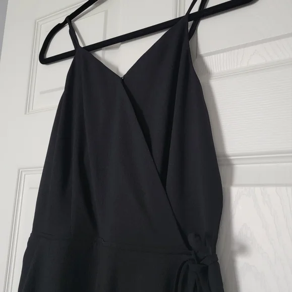 NWOT Jumpsuit 🖤 - Picture 9 of 11